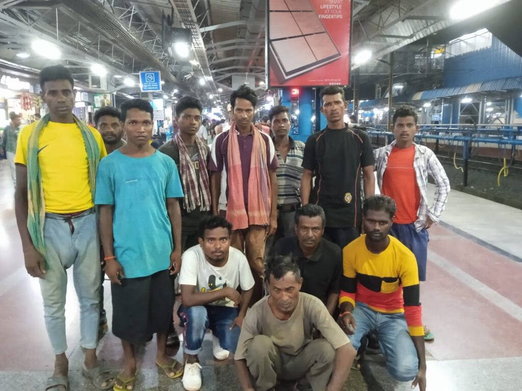 झारखंड के पाकुड़ जिला के 13 मजदूर विजयवाड़ा में फंसे