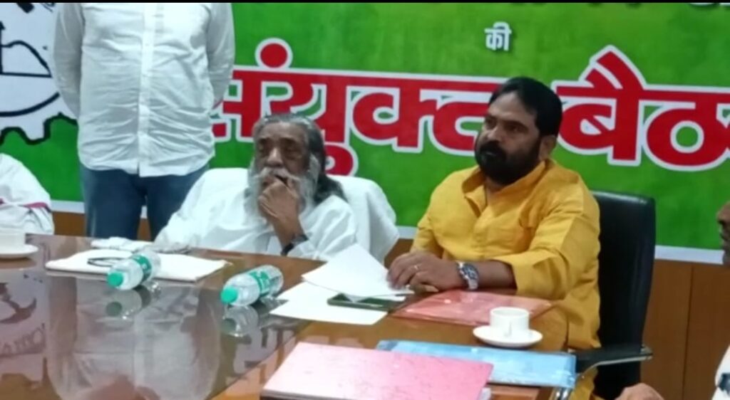 शिबू सोरेन की अध्यक्षता में मजदूर यूनियन की बैठक / मजदूरों के हित में कई अहम फैसले लिए गए