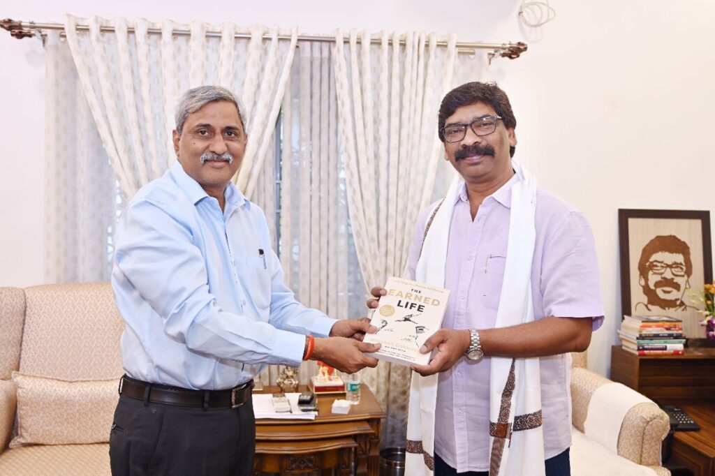 सीएम हेमंत सोरेन से सीसीएल के निदेशक पीएम प्रसाद ने मुलाकात की