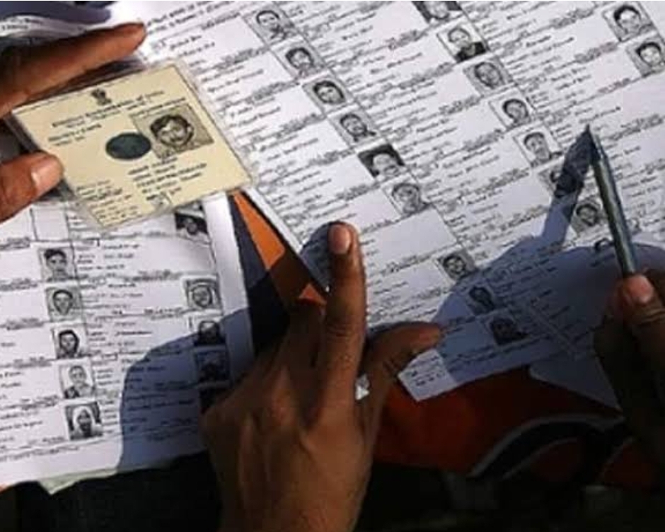 अगर आपका नाम वोटर लिस्ट में नहीं है, नाम ठीक करवाना है या फिर शुद्ध करवाना है तो प्रशासन करेगा मदद