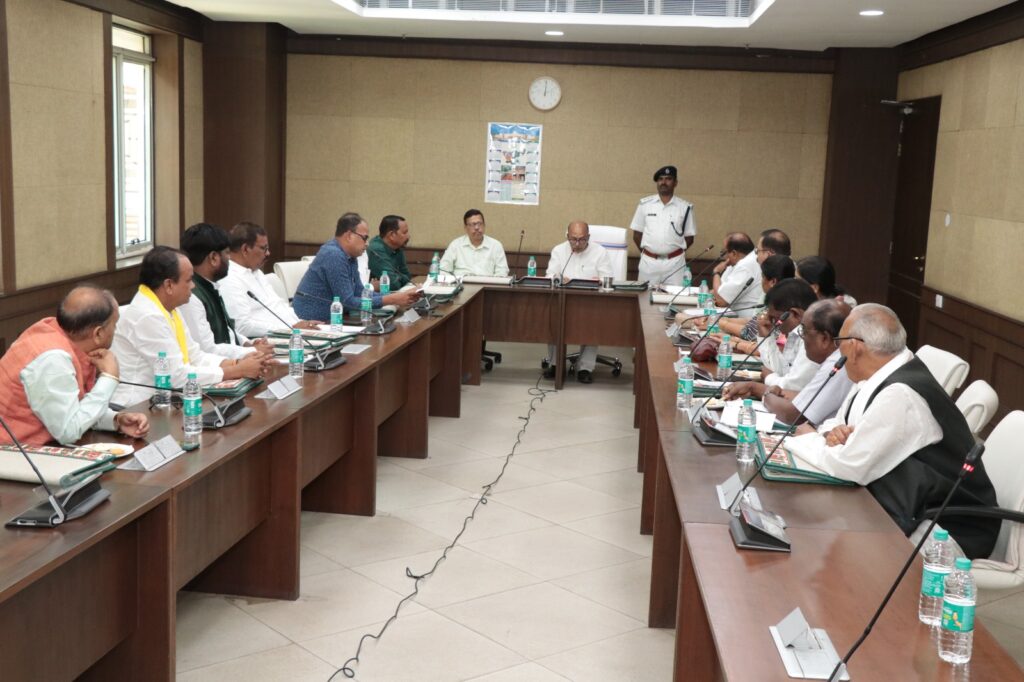 संसद की प्रत्यायुक्त विधान समिति की बात कहे तो लगभग 80 से 85% तक अनुशंसाओं को सरकार स्वीकार कर लेती है। आप स