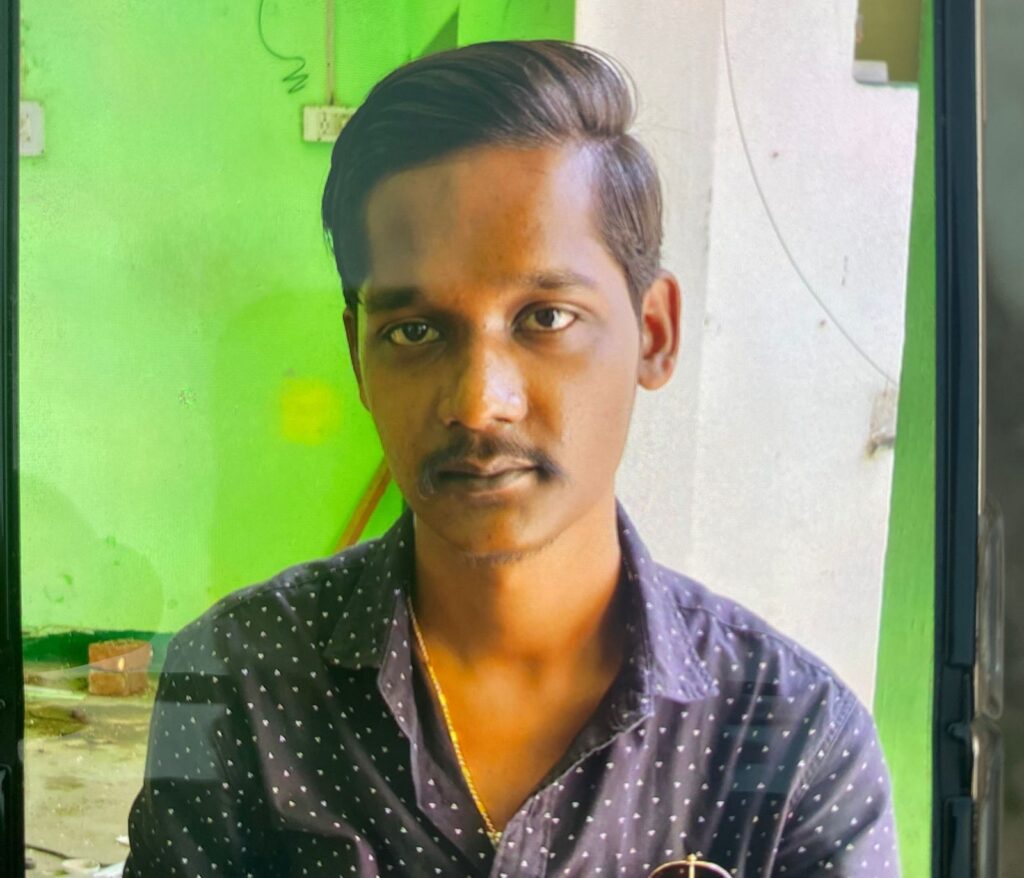 रांची रेलवे कर्मचारी का बेटा 210 पुड़िया ब्राउन सुगर व गोली के साथ एयरपोर्ट पुलिस के हत्थे चढ़ा