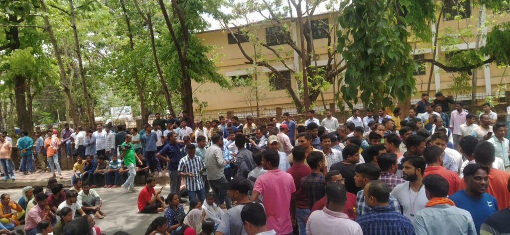 students protest at ranchi university
