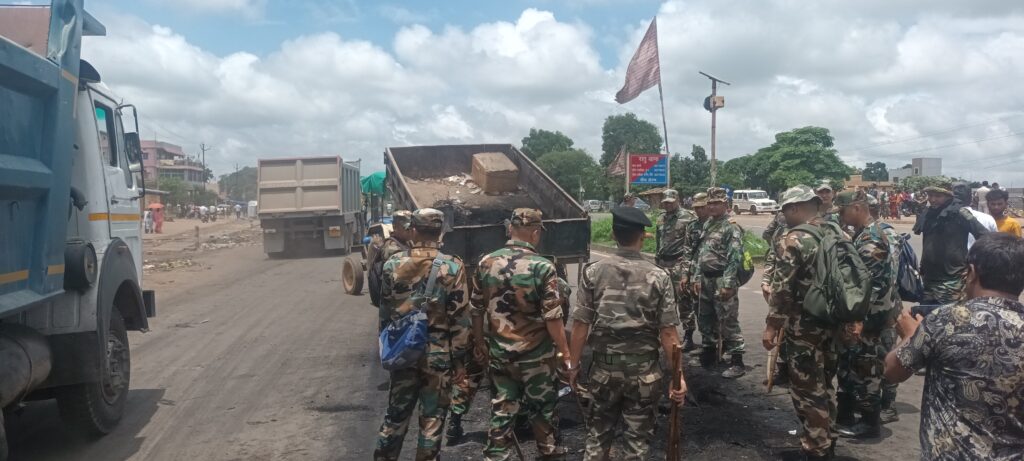 सुभाष मुंडा हत्याकांड: रिंग रोड दलादली चौक से शव को हटाया गया । जाम हटा