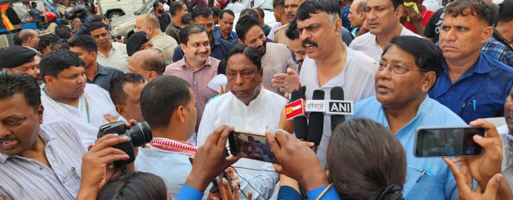 केंद्र की अहंकारी मोदी सरकार के खिलाफ झारखंड कांग्रेस ने मार्च निकाला Jharkhand districts news | jharkhand latest news | jharkhand latest hindi news | jharkhand news box bharat