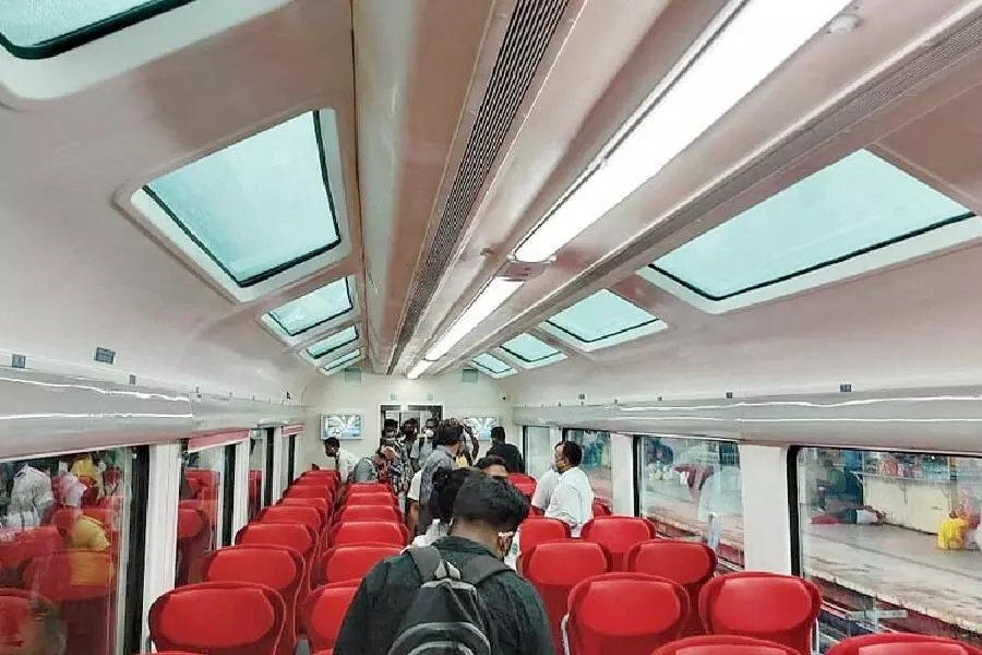 The fun of traveling in beautiful valleys will be doubled. Jharkhand's first intercity express with Vistadome coach inaugurated today