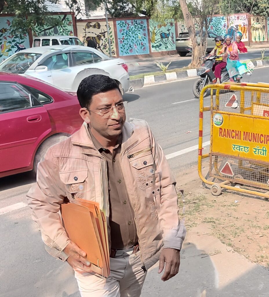 ईडी ऑफिस में बड़ी हलचल ! बिरसा मुंडा जेल के जेलर पहुंचे ! होगी पूछताछ