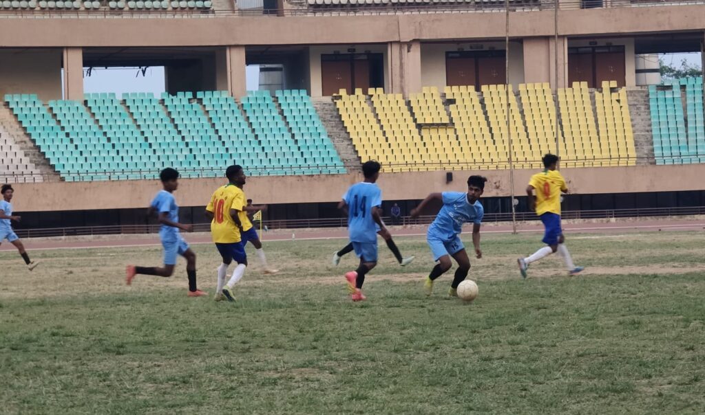 सीनियर डिवीजन फुटबॉल लीग : जेएसएसपीएस | मेकॉन व स्पोर्टिंग यूनियन जीते Jharkhand districts news | jharkhand latest news | jharkhand latest hindi news | jharkhand news box bharat