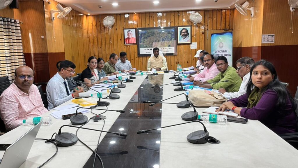 रांची में प्राइवेट स्कूलों की फीस वसूली पर सख्ती, जिला प्रशासन ने 3 साल की फीस का ब्योरा मांगा, अभिभावकों को राहत