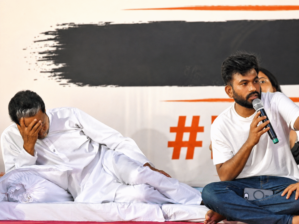 अभिजीत दीपके ने जंतर-मंतर आंदोलन में छात्रों से भूख हड़ताल न करने की अपील की
