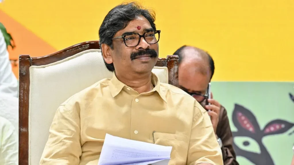 मुख्यमंत्री हेमंत सोरेन ने गढ़वा की छात्राओं द्वारा भेजी गई हस्तनिर्मित राखियों के जवाब में पत्र भेजा